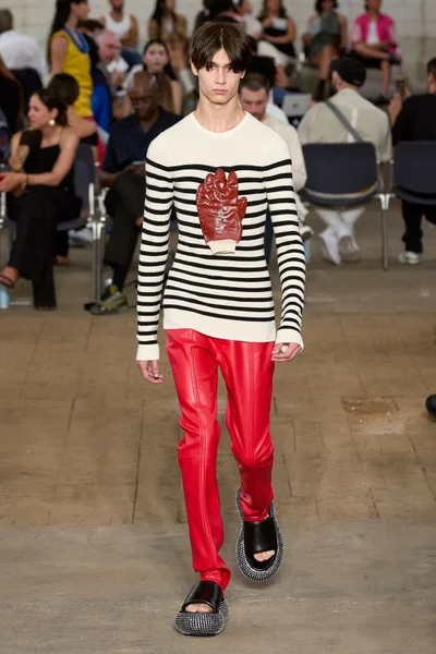 Look 42